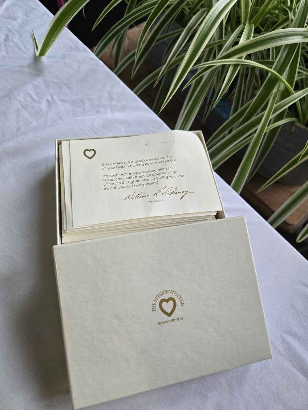 70s/80s Vintage Avon Gold Heart Stationery - William R. Chaney Era - Picture 3 of 4